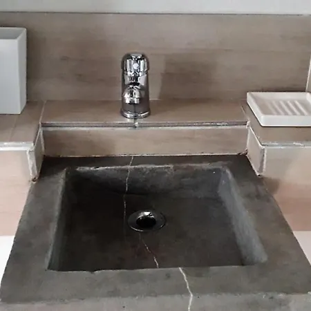 Timignano Apartment *